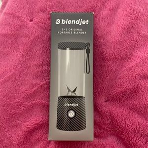 NEW BlendJet 2 portable blender - color carbon fiber